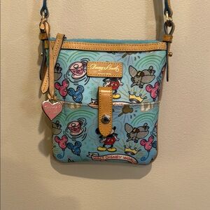💜Dooney & Bourke DisneyWorld Disneyland  Blue Crossbody Bag Park Ready everyday